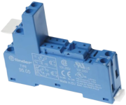 Socket 95.05, 40.51/40.52/40.61/40.62/44.52/44.62, takes 99.02/86.20, incl. 095.71 metal retaining clip ^marker, panel mount ^TS35, blue
